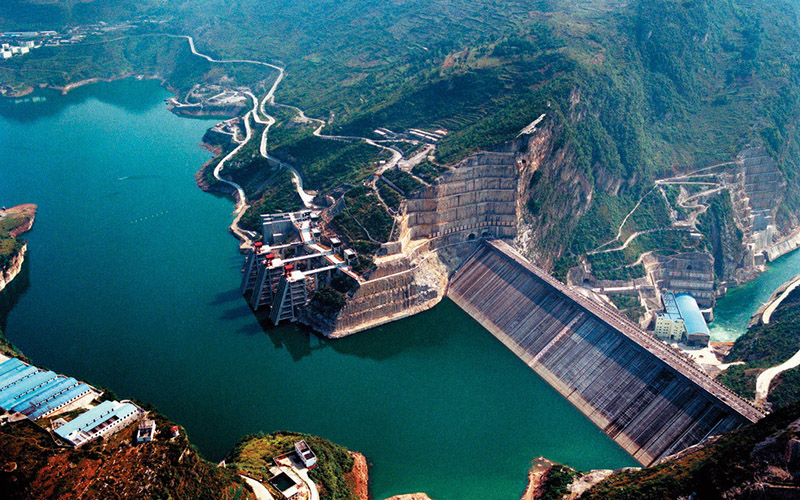 集团在藏**水电项目投产发电